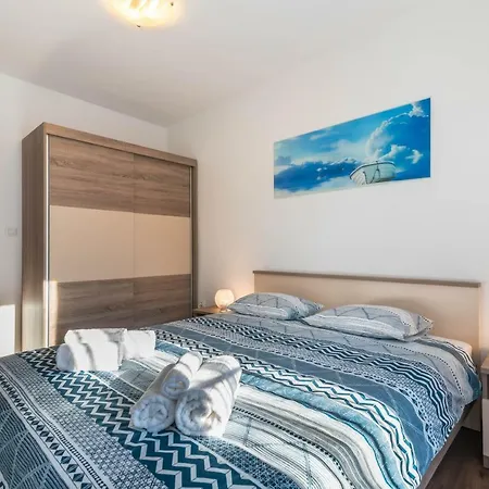 Market Apartman *